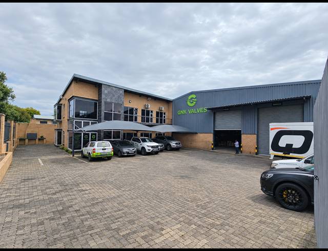 1,032M² WAREHOUSE TO LET IN NORTH RIDING